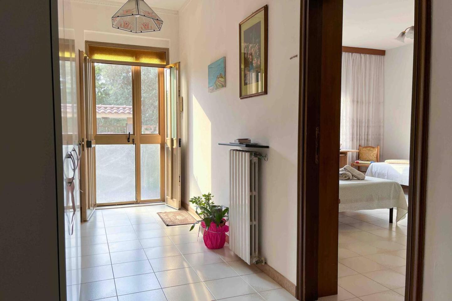 Gocciadoro Guest Apartment Solanas  エクステリア 写真